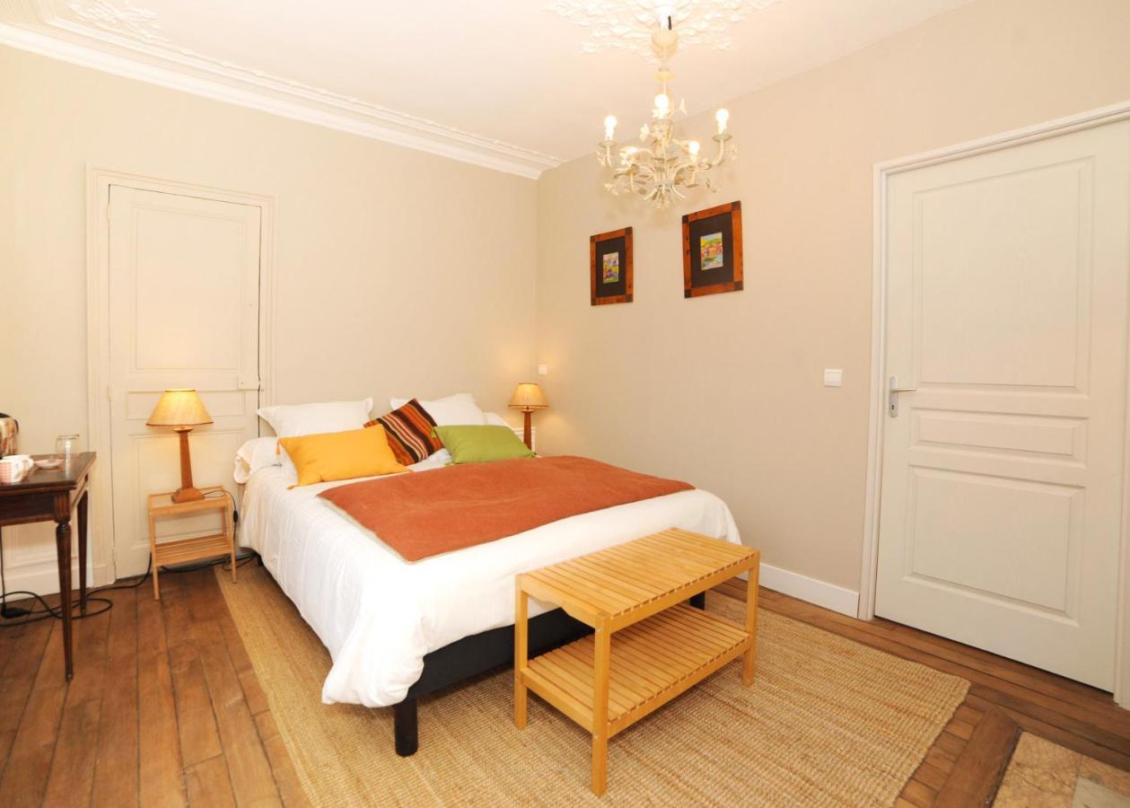 Bed and Breakfast Le Jardin Cathedrale Chartres Exterior foto