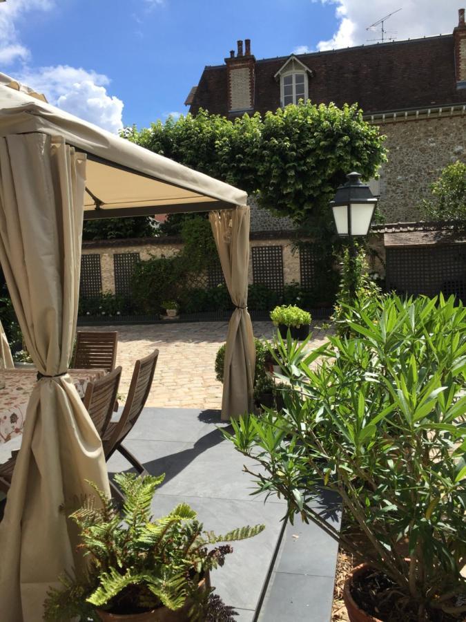 Bed and Breakfast Le Jardin Cathedrale Chartres Exterior foto