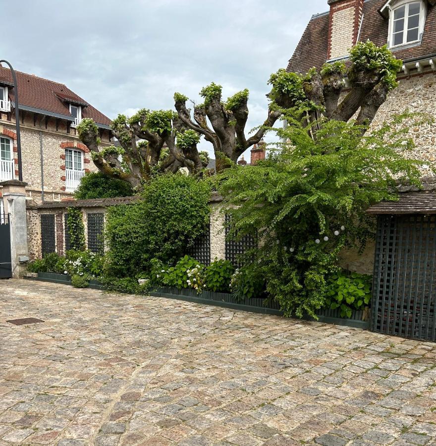 Bed and Breakfast Le Jardin Cathedrale Chartres Exterior foto